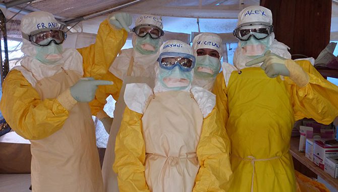 18doc-treating-ebola7