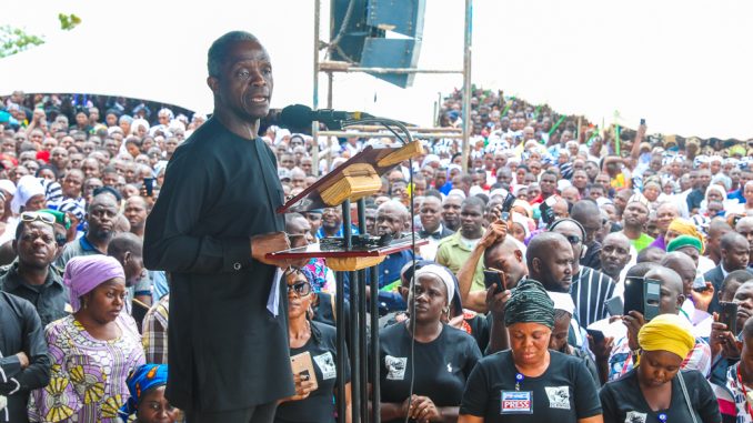 2. VP attends Funeral Mass of Catholic Priest & Worshipers