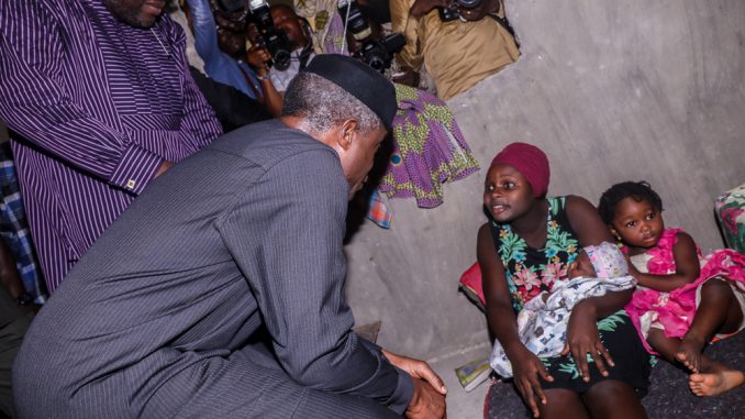 4. VP visit flood victim Bayelsa by NOVO ISIORO6