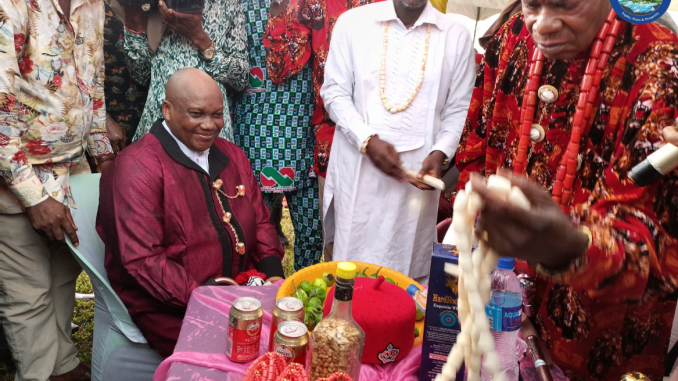 Eruba Dimgba receiving chieftaincy title